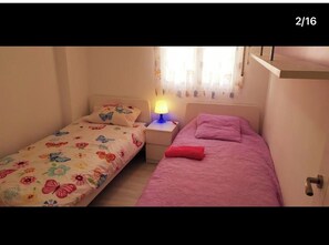 Iron/ironing board, WiFi, bed sheets