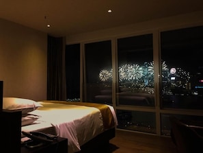 Quarto superluxo, vista para o mar | Escrivaninha, espaço de trabalho para notebook, cortinas blackout