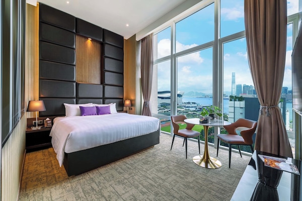 Suite Panorama, pemandangan pelabuhan | Seprai premium, selimut bulu angsa, dan meja kerja