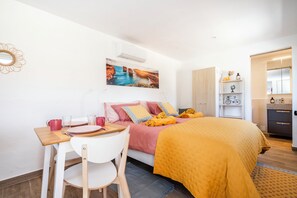 1 bedroom, WiFi, bed sheets