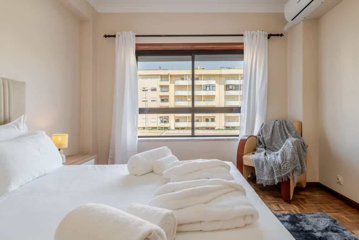 1 habitación, tabla de planchar con plancha, internet y ropa de cama 