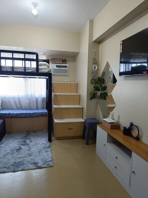 1 bedroom, Internet, bed sheets - The Comfort Pad (Cagayan de Oro City)