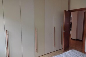 3 camere, accesso a Internet, lenzuola