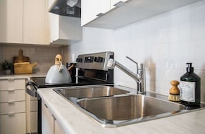 Oven, stovetop, dishwasher