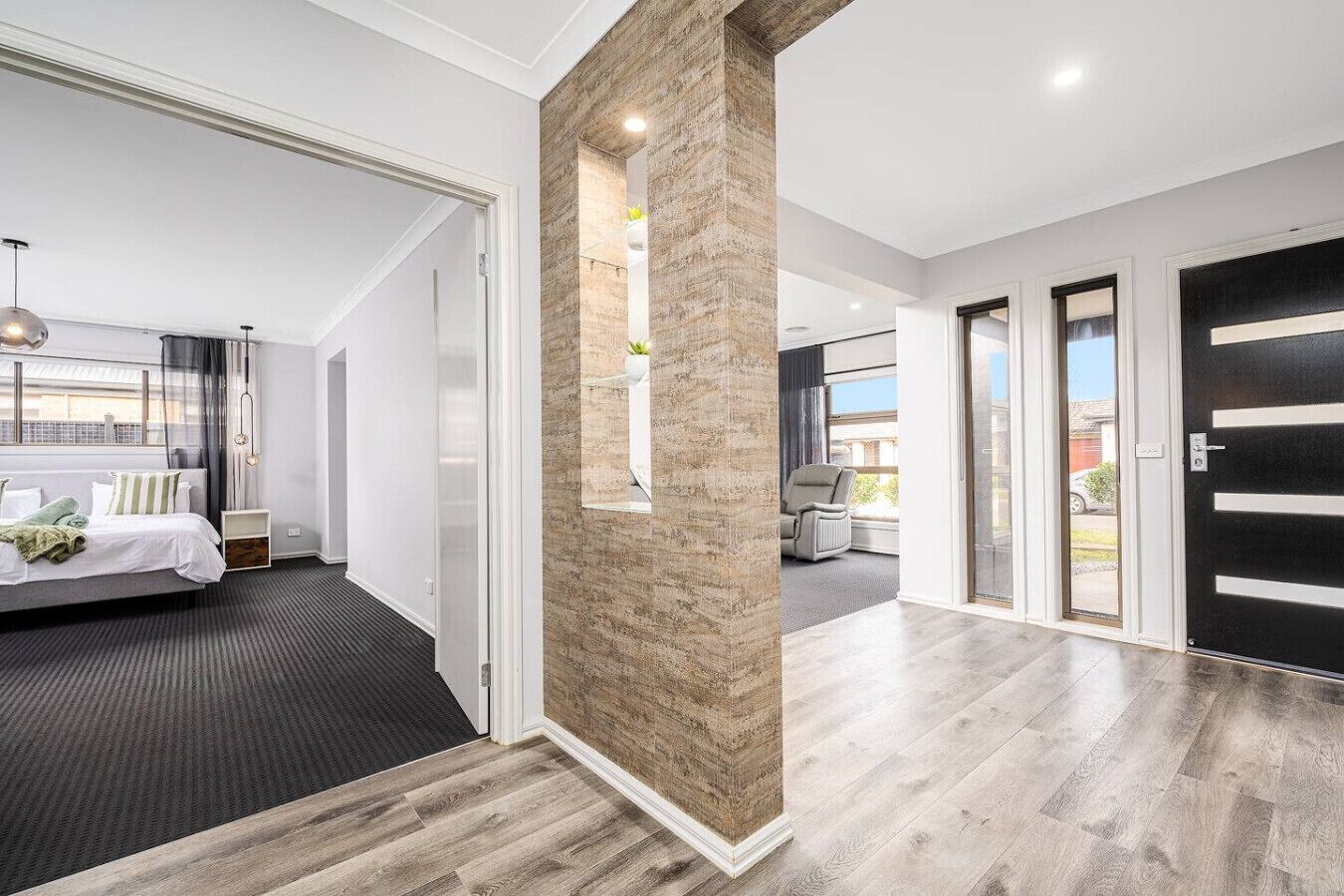 5 slaapkamers, een bureau, een strijkplank/strijkijzer, wifi