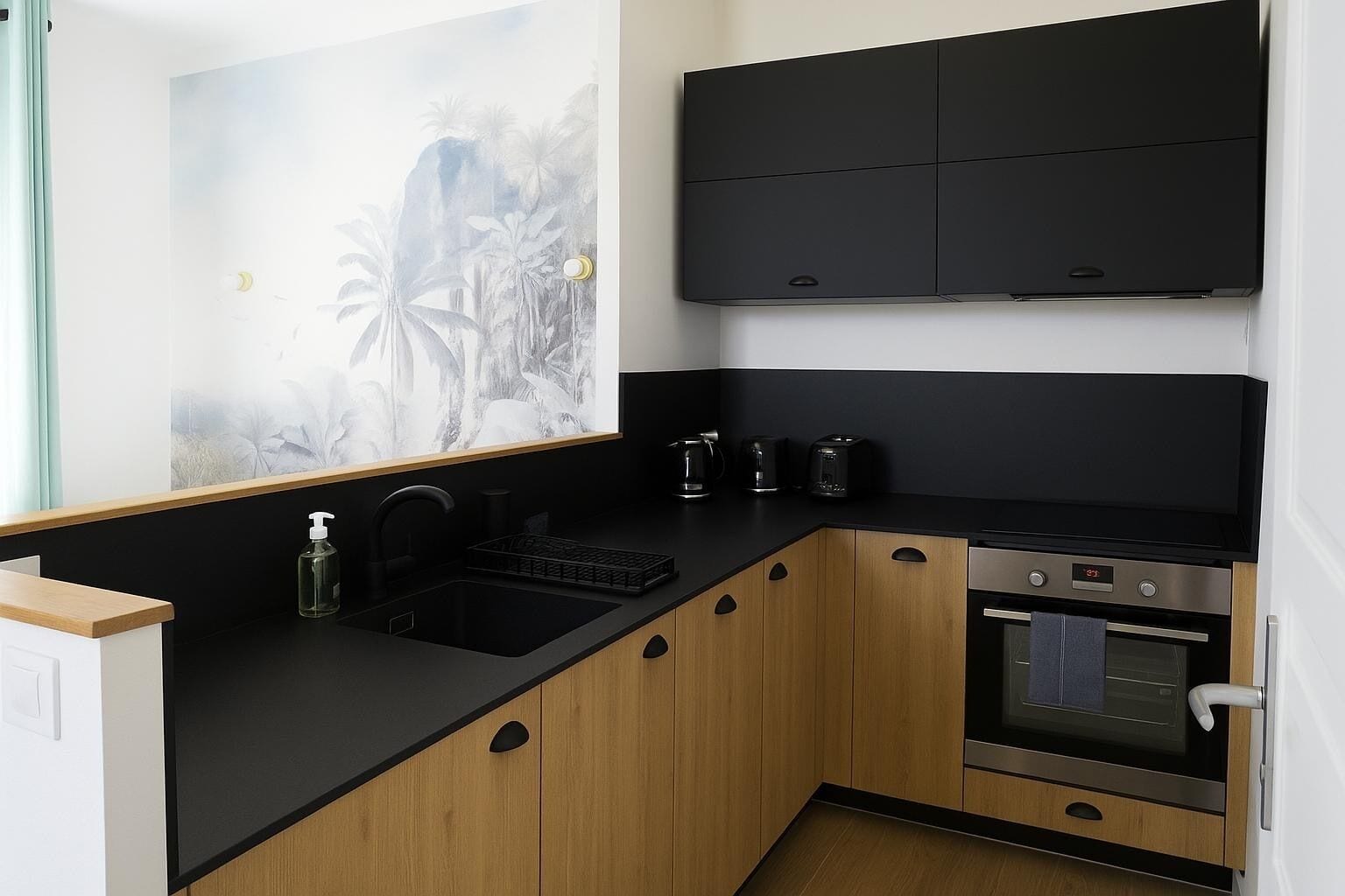 Micro-ondes, four, plaque de cuisson, lave-vaisselle