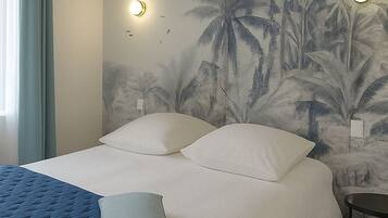 1 bedroom, iron/ironing board, internet, bed sheets