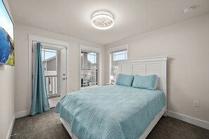 3 bedrooms, desk, free WiFi, bed sheets