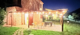 The Three Barnyards - La VIP. Small beautiful house in pure nature