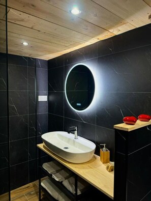 Shower, towels, soap, shampoo