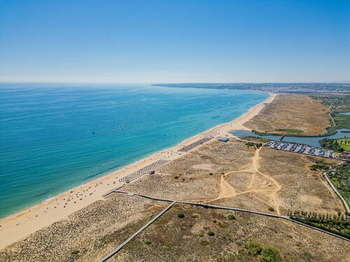 Terracota Villa by Dreamplaces