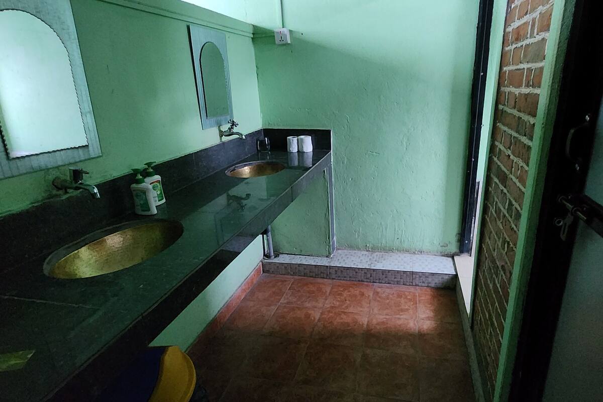 Gemeinsamer Schlafsaal, 6 Schlafzimmer | Badezimmer