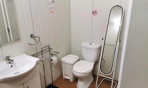 Hair dryer, towels, soap, toilet paper - Bungalow by the sea Cozy We accept pets (Costa da Caparica)