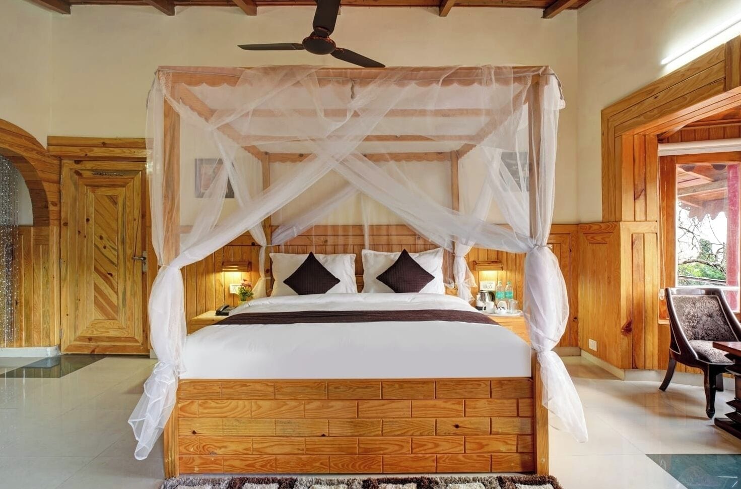 豪華雙人房 | 防敏寢具、書桌、隔音、免費 Wi-Fi