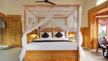 Deluxe Double Room | Hypo-allergenic bedding, desk, soundproofing, free WiFi