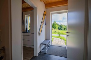 Interior - Villa with terrace, sauna near the border triangle (Seltschach )