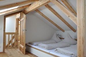 2 bedrooms, WiFi, bed sheets