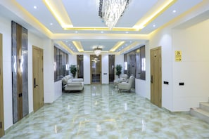 Property grounds - Rich Land Hotel (Samarkand)