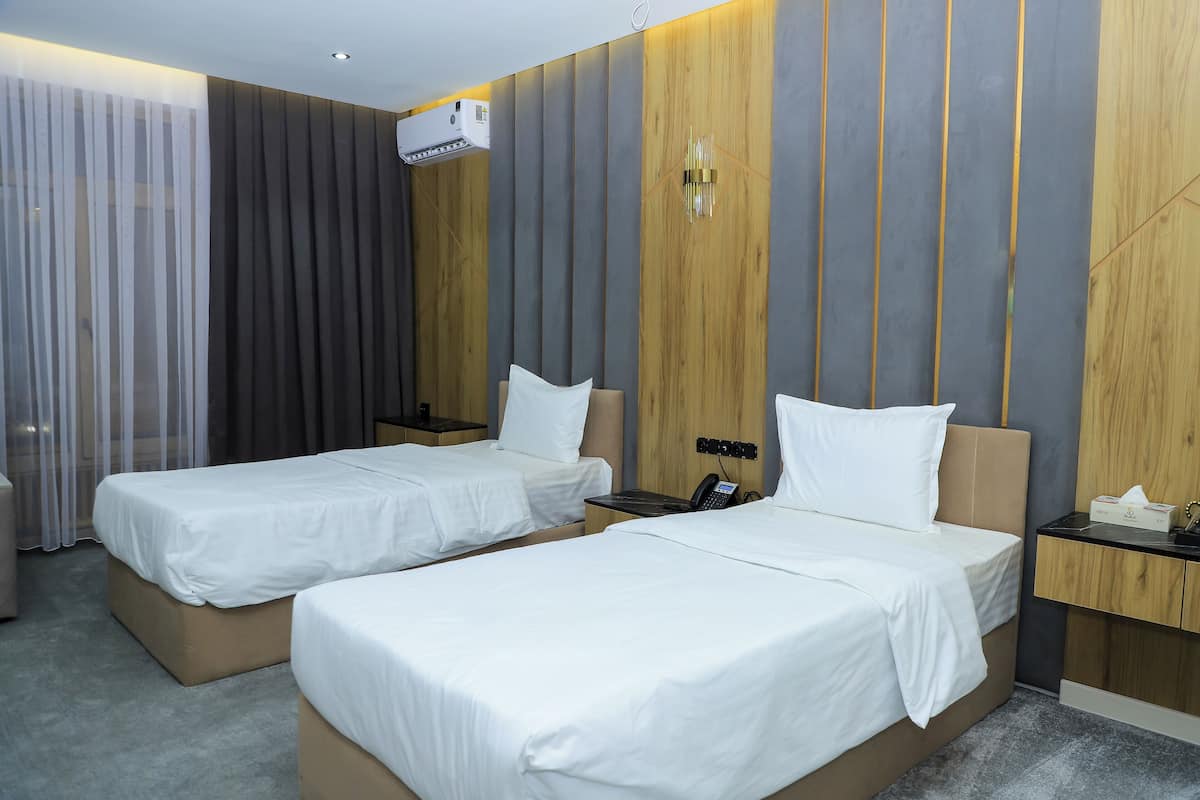 Laptop workspace, free WiFi, bed sheets