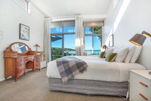 Luksus-hus - 3 soveværelser - gribehåndtag i brusekabinen - strandudsigt | Individuelt design, individuel indretning, skrivebord