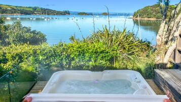 Private spa tub