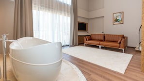 In-room safe, blackout curtains, free WiFi, bed sheets