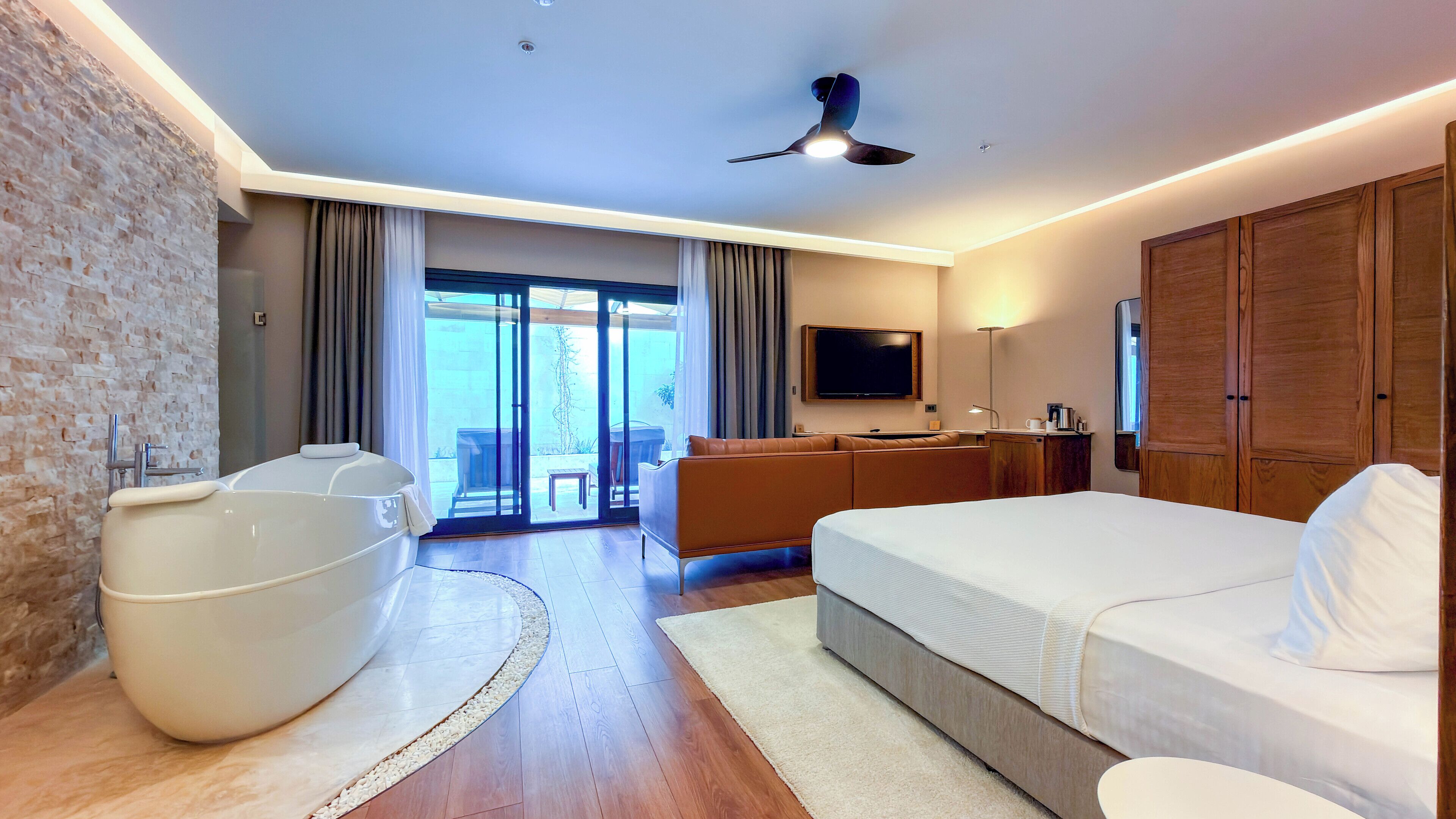 Garden Premium Deluxe Oda ( Jakuzili ) | In-room safe, blackout drapes, free WiFi, bed sheets