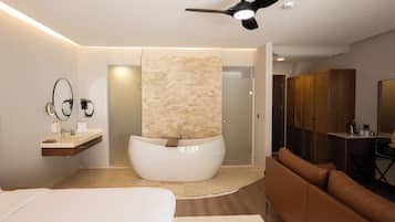 Garden Premium Deluxe Oda ( Jakuzili ) | Premium bedding, in-room safe, blackout drapes, free WiFi
