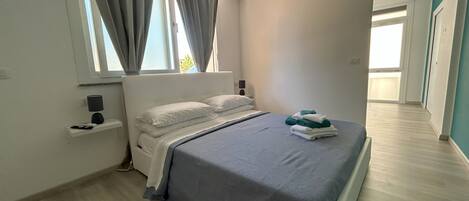 Autumn, Bedroom, Spring, Summer