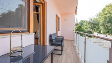 Luxury Suite, Garden View | Terrace/patio