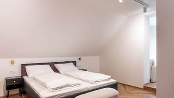 Deluxe Studio Suite, Balcony, Hill View | In-room safe, laptop workspace, iron/ironing board, free WiFi