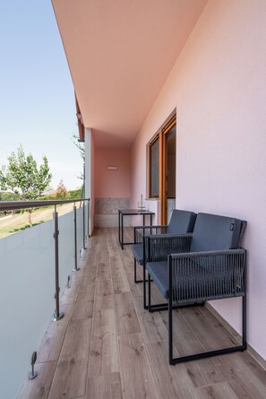 Luksussviitti, näköala puutarhaan | Terassi/patio