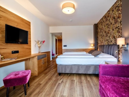 Deluxe Double Room, Balcony, Courtyard View | Free WiFi. Stadthotel EGGERBRÄU