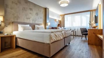 Deluxe tweepersoonskamer, balkon, uitzicht op de binnenplaats | Gratis wifi