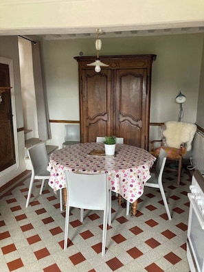Dining - Entire property: cottage - Saint-Prix, France (Saint-Prix)