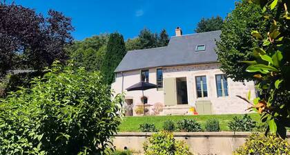 Entire property: cottage - Saint-Prix, France