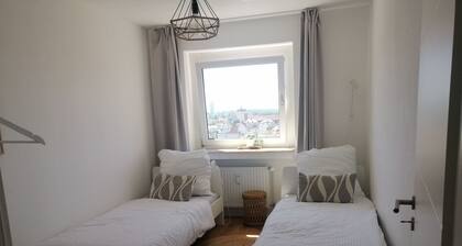Casa Sunset, close to the city, top view, 1 min to streetcar and bus