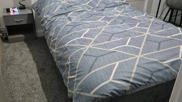 3 bedrooms, iron/ironing board, Internet, bed sheets