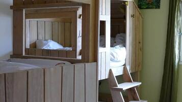 3 chambres, fer et planche Ă repasser, Wi-Fi, draps fournis