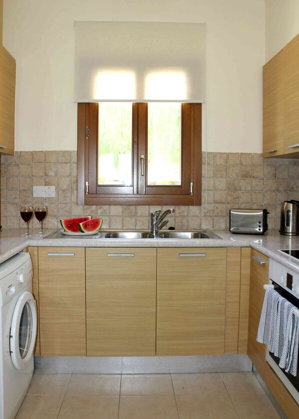 Microwave, dishwasher