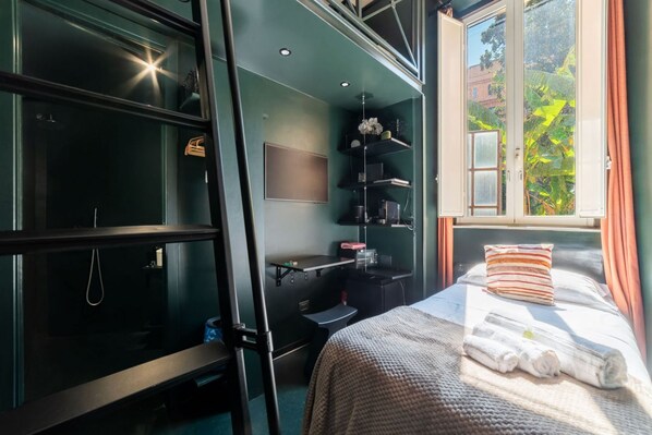 2 bedrooms, iron/ironing board