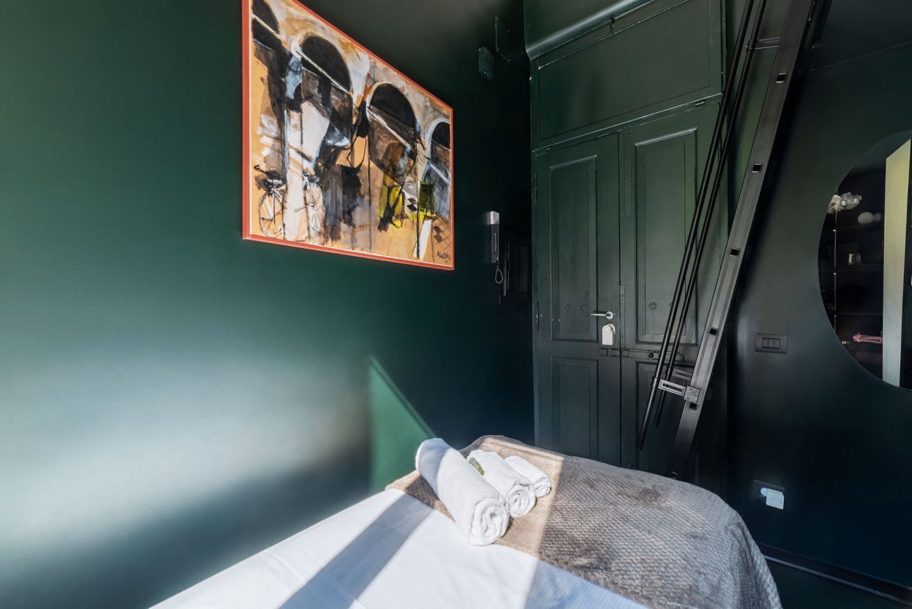 2 bedrooms, iron/ironing board