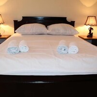 Desk, laptop workspace, free cribs/infant beds, rollaway beds