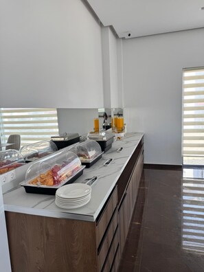 Free daily buffet breakfast  - Llia hotel  (Kobuleti)