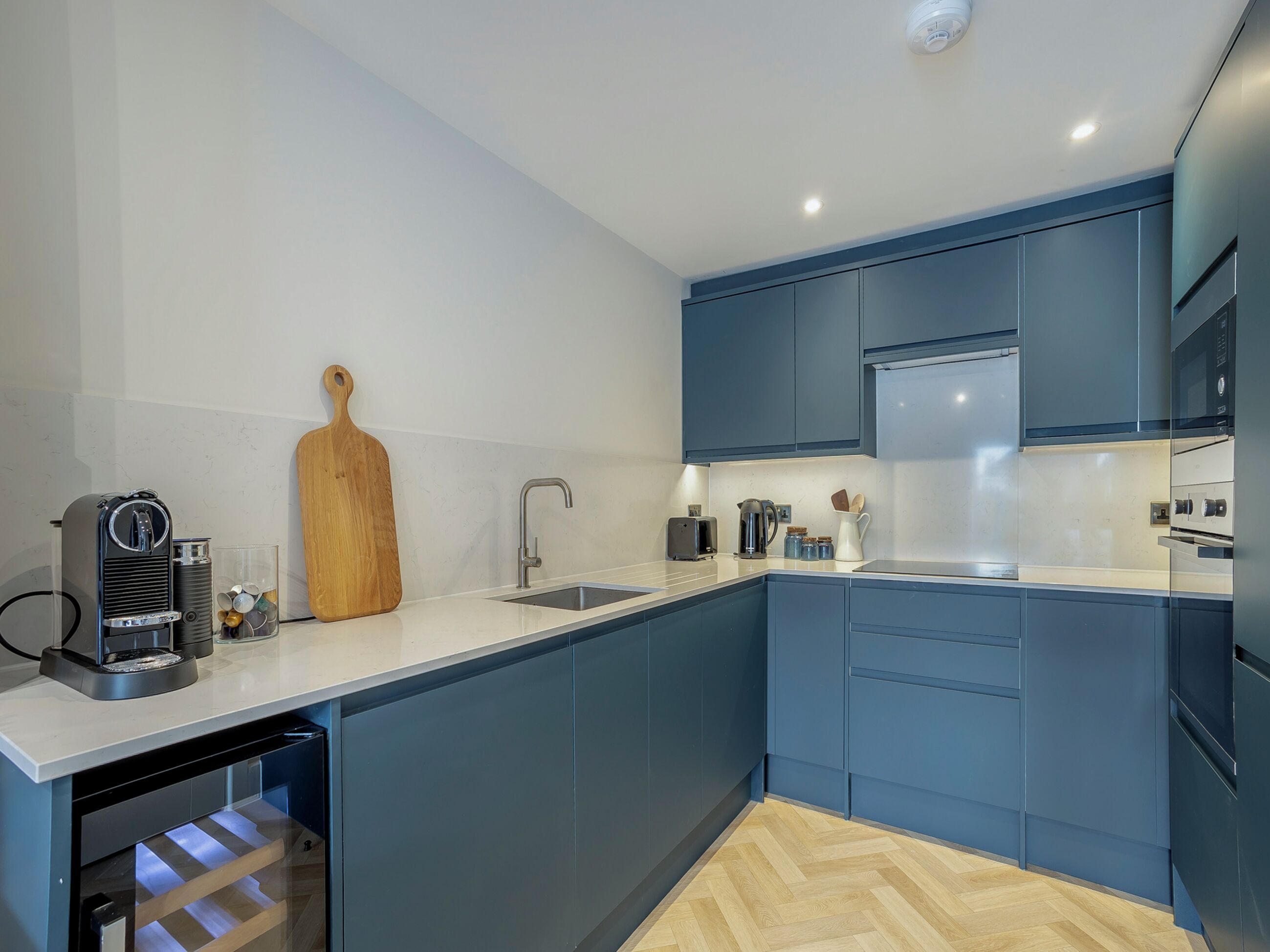 Dishwasher, high chair