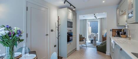 Dishwasher, highchair