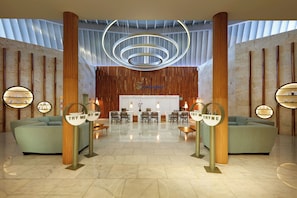 Sauna, hot tub, steam room, body treatments, hydrotherapy, aromatherapy