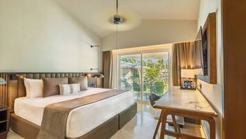 Premium bedding, free minibar, in-room safe, individually decorated