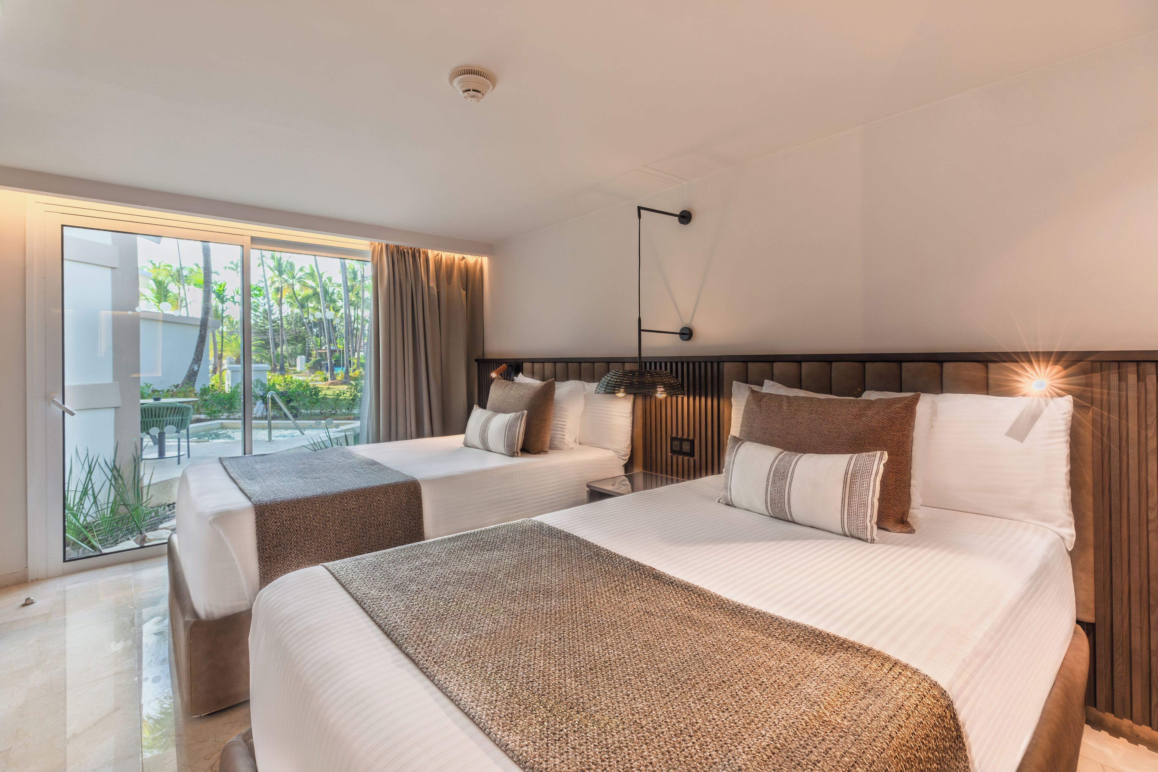 Premium bedding, minibar (free items), in-room safe, desk