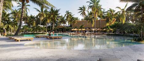 9 outdoor pools, pool umbrellas, pool loungers